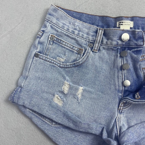 Billabong Denim Shorts Womens Size 26 Blue Distressed Cuffed Casual - Picture 5 of 14
